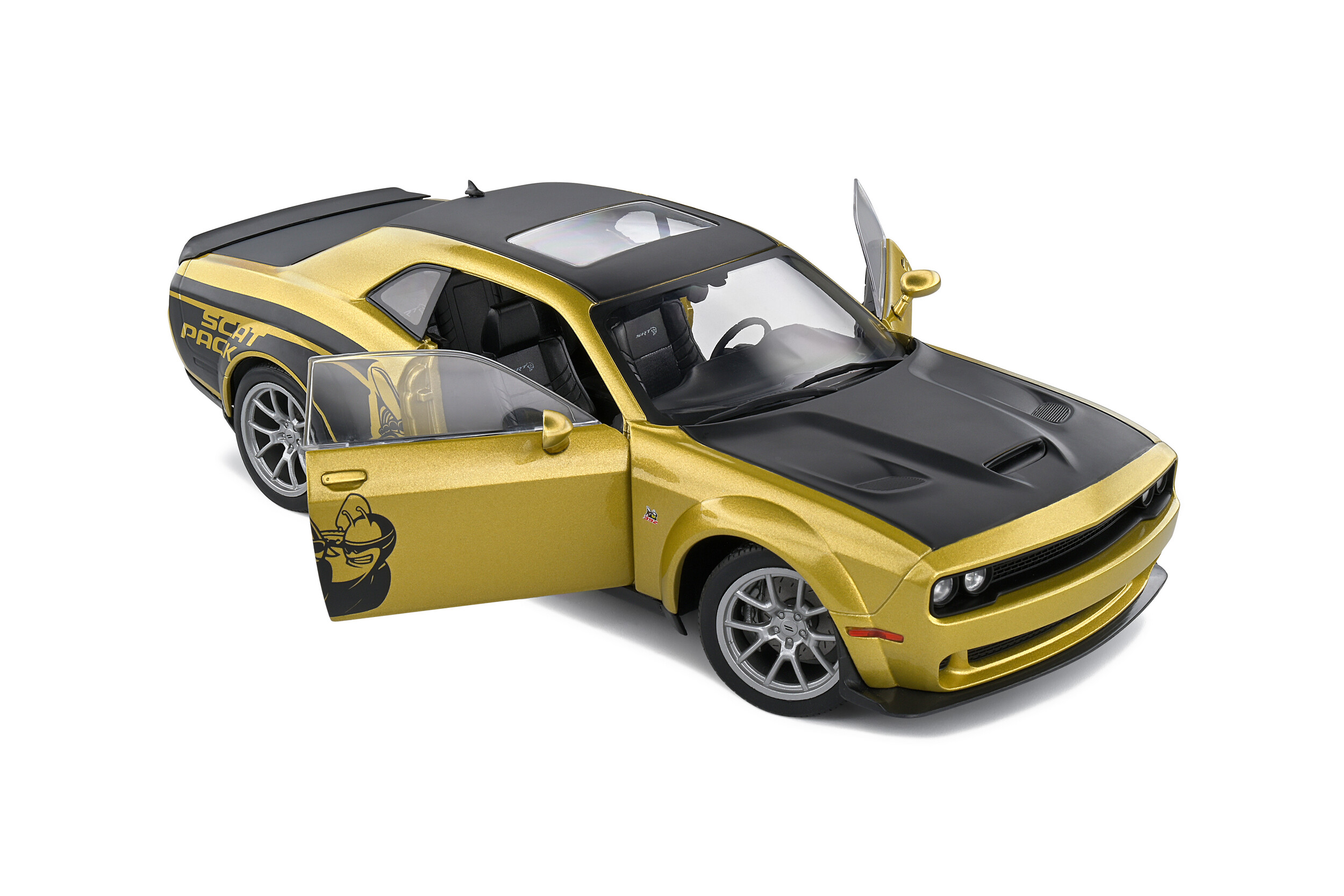 1:18 DODGE CHALLENGER R/T SCAT PACK WIDEBODY GOLD 2020