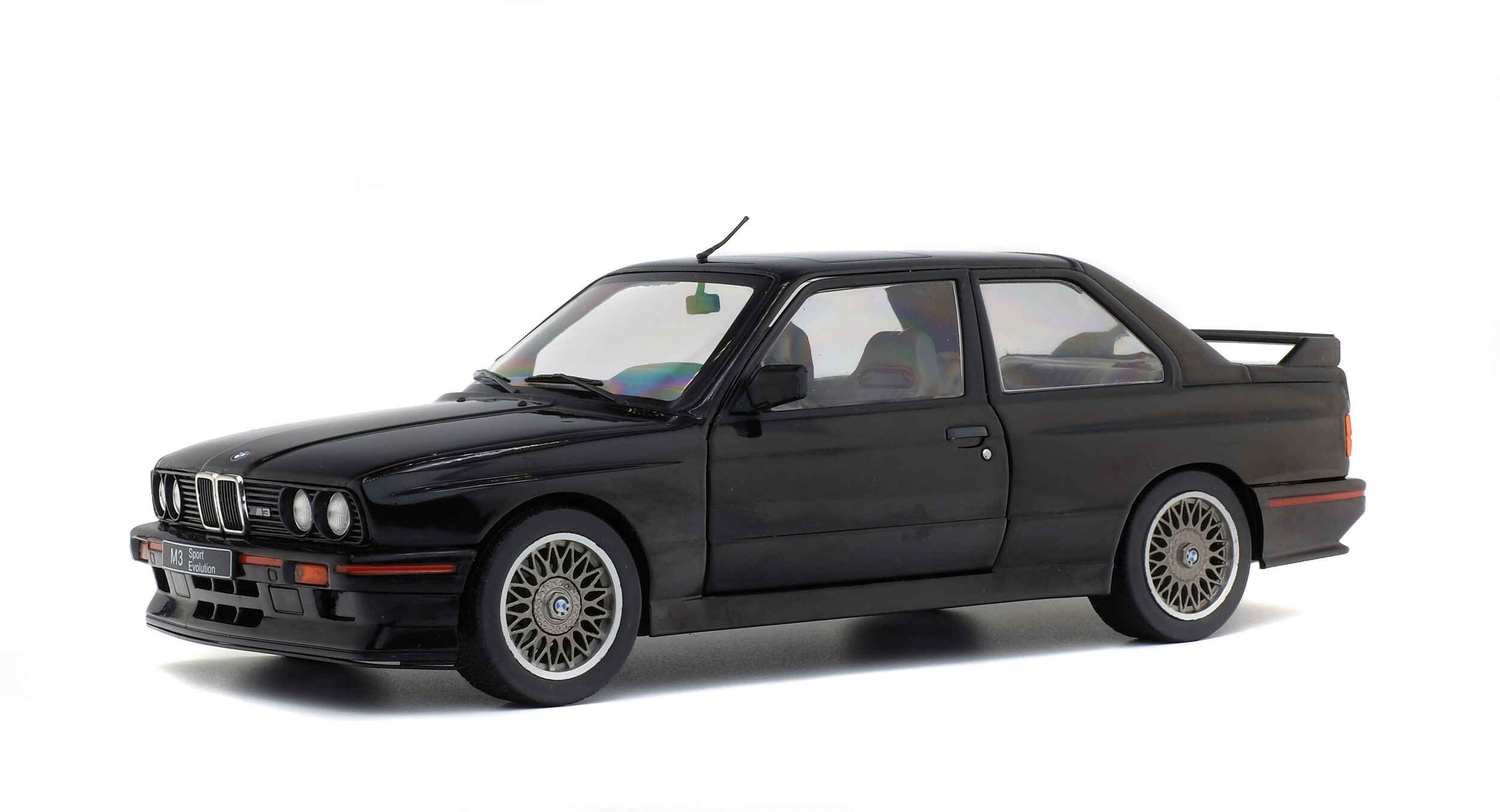 1:18 BMW M3 SPORT EVO GLANZSCHWARZ 1990