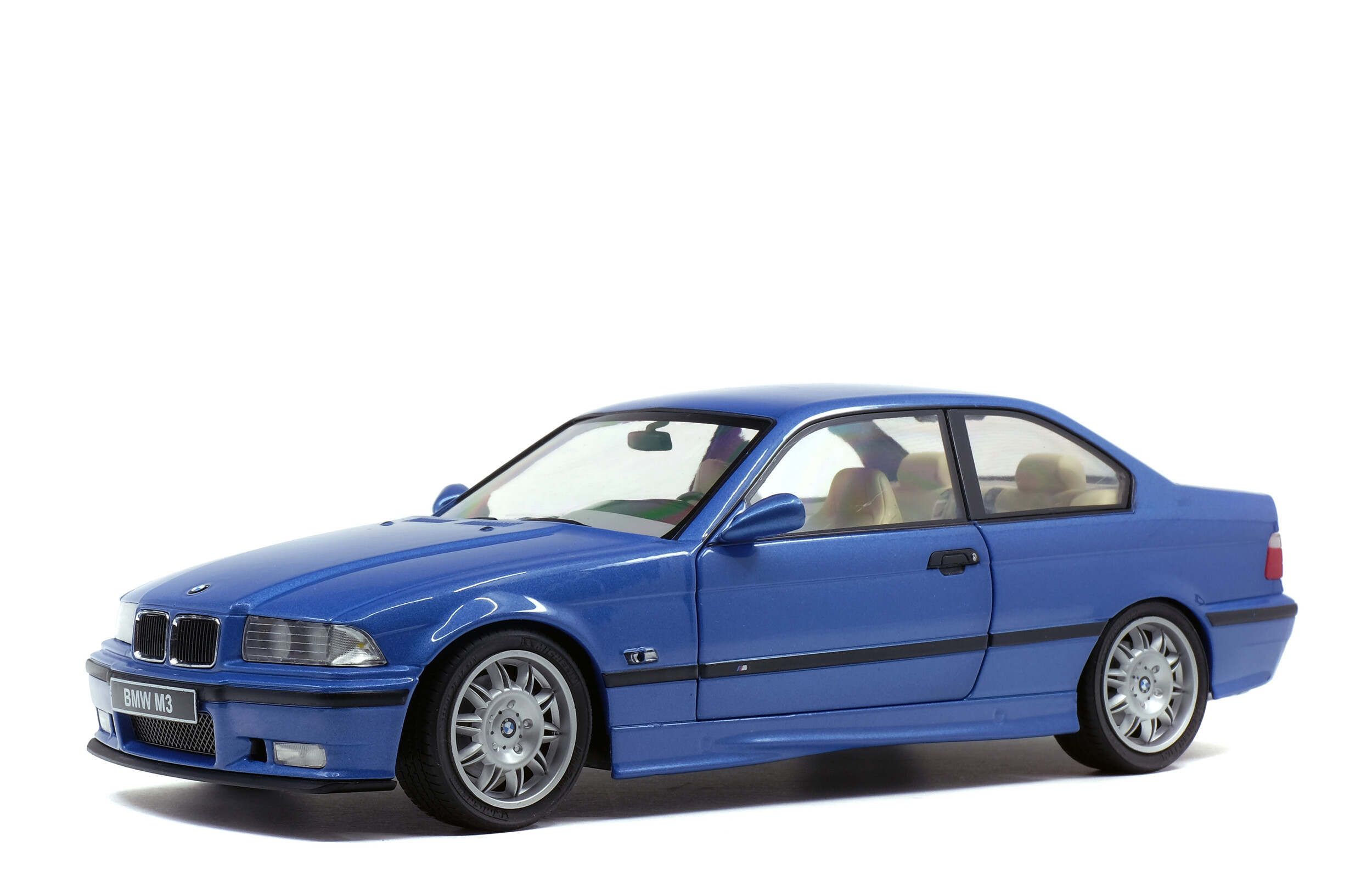 1:18 BMW M3 COUPE BLEU ESTORIL 1990