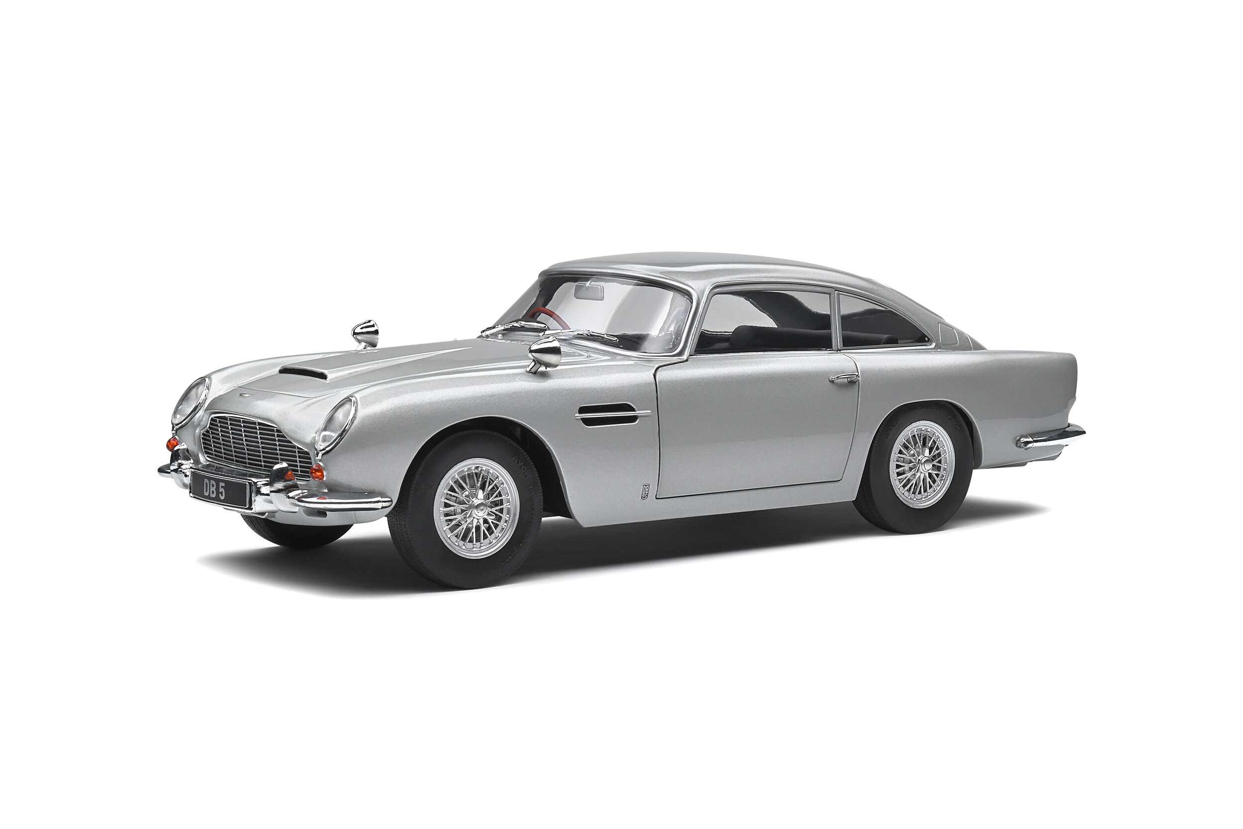 1:18 ASTON MARTIN DB5 SILVER BIRCH 1964